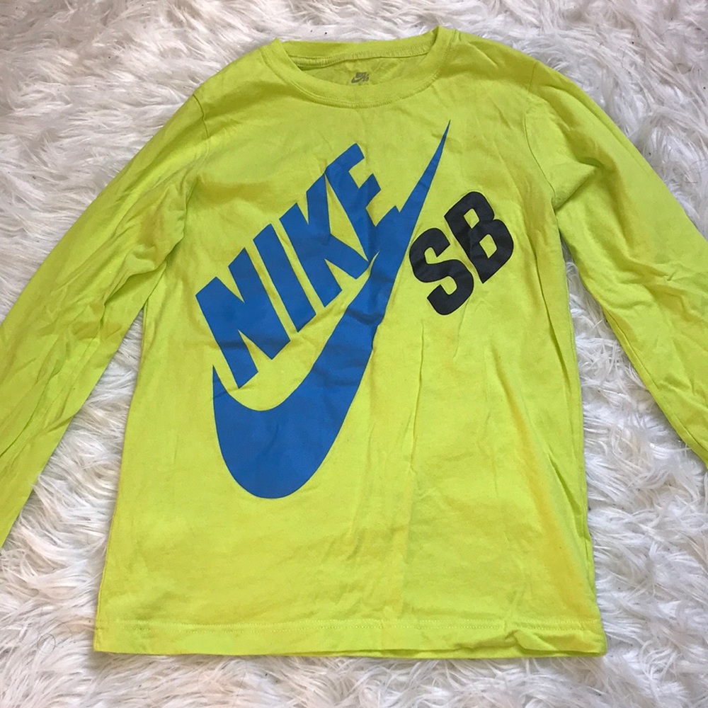 Nike SB long sleeve shirt.